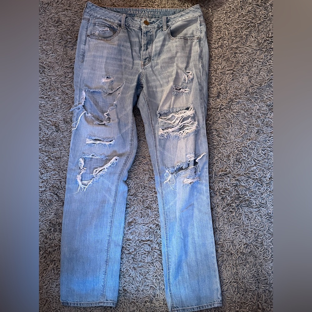 American Eagle Straight Leg Mom Jeans